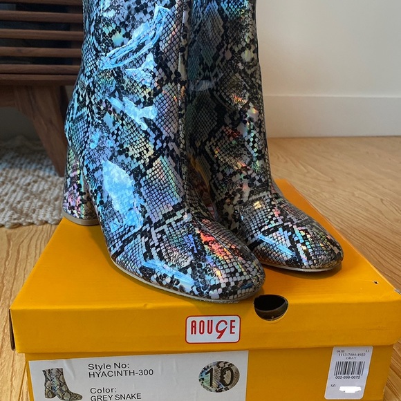 Metallic Boots - Picture 2 of 3